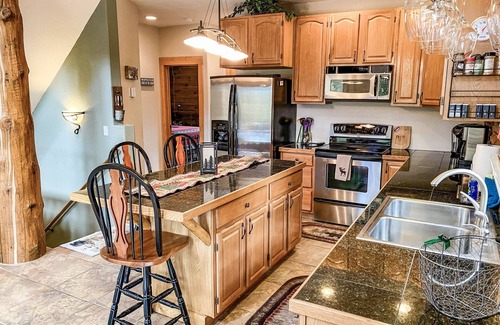 Alma Cabin | New! Secluded Log Cabin with Views & Hot Tub, Foosball, Wood Stove - Heavenly Homestead