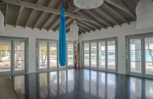 Staniel Cay House | New! Secluded private retreat with yoga studio, pool, private beach & much more!