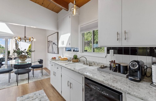 Half Moon Bay House | NEW! Serene Oceanview Escape with Expansive Deck