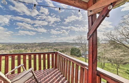 Sevierville Cabin | NEW! Sevierville Countryside Getaway w/ 2 Decks!
