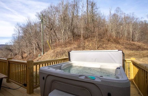 Vilas Cabin | New Single-Level Cabin Near Boone