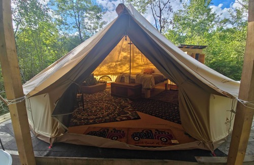 Mount Vision RV Rental | NEW! Site 3 at Coyote Hollow Park with private soaking tubs