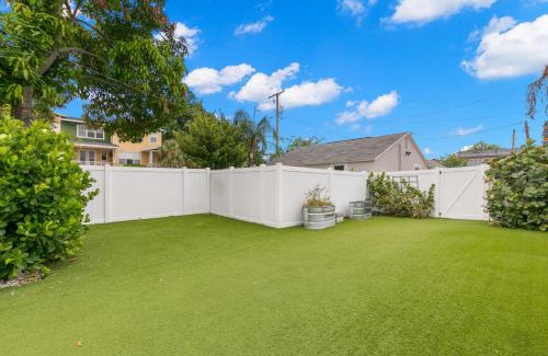 Courier City - Oscawana Apartment | NEW SoHo Sanctuary - Gorgeous Apartment Steps to S Howard Ave with Fenced Yard