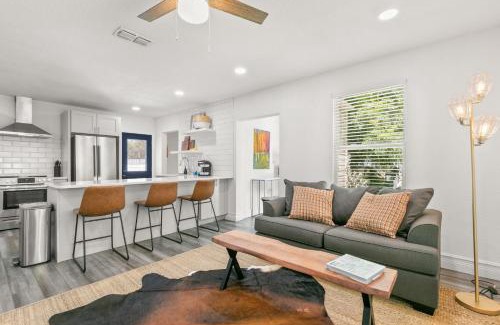 Courier City - Oscawana Apartment | NEW SoHo Sanctuary - Gorgeous Apartment Steps to S Howard Ave with Fenced Yard