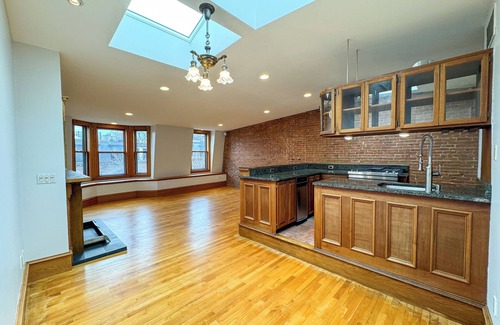 Columbus Apartment | NEW - South End Penthouse w/Roof Deck - Walk to Everything - Washer and Dryer