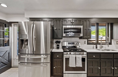 Scenic Heights House | NEW! SPA/HotTub - GameRoom - 3xBars - 4xFireplaces