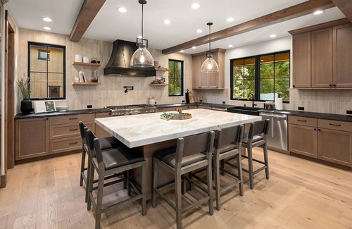 Cle Elum House | New! Spa Inspired Luxury Retreat*7BR*Sauna*Hot&Cold Tubs*Game Rm*Fire Pit
