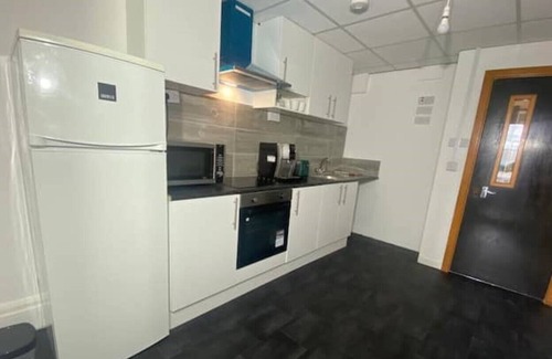 High Barnet Apartment | New! Spacious 2 Bed opposite High Barnet station