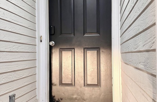 Tougaloo House | New! Spacious 3 bedroom & Great for midterm stays