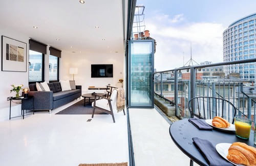 Covent Garden Apartment | New/Spacious 3 Bedr Penthouse w/Terrace Covent Gdn