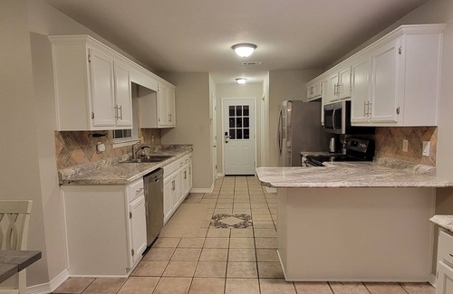 Ocean Springs House | NEW! Spacious 3bd/2ba home with pool! Sleeps 8