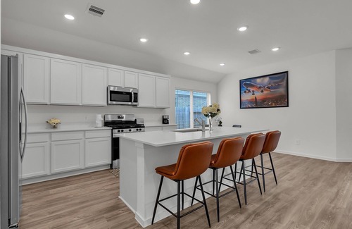 Conroe House | NEW! Spacious 3BR Retreat Near Lake Conroe