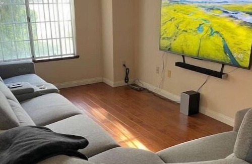 Greenacres House | New! Spacious 3K sq ft 4BD/3Bath + Pool