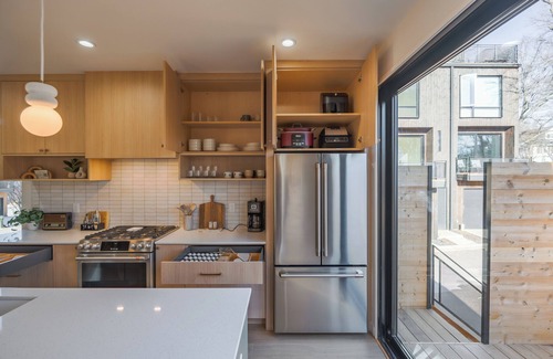 Greenville Downtown House | NEW Spacious 4-Story 4-bedroom Townhome Retreat in Greenville