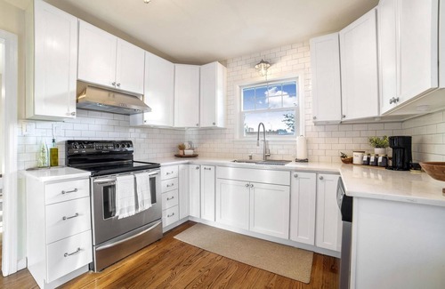 Twin Falls House | NEW spacious 4br 2ba Central Twin Falls Home SLEEPS 12