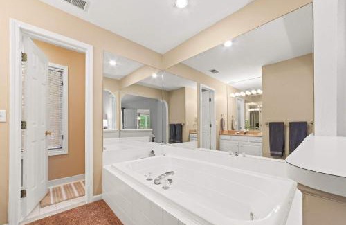 Bellaire House | New, Spacious and charming, with a river view, conveniently located near skiing and golf