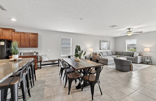 Ruskin House | NEW! Spacious Getaway Near Apollo Beach