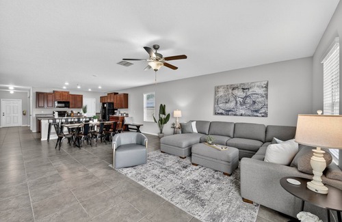 Ruskin House | NEW! Spacious Getaway Near Apollo Beach