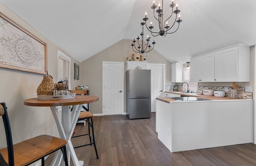 Lake Geneva House | NEW! Spacious Lake Geneva Home & Cottage, Only 5 Minutes to Downtown!