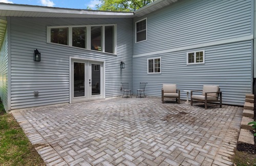 Lake Geneva House | NEW! Spacious Lake Geneva Home & Cottage, Only 5 Minutes to Downtown!