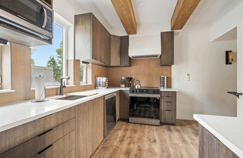 Kerns House | New Spanish-Style Townhome in Kerns | Walk to Bars & Cafes