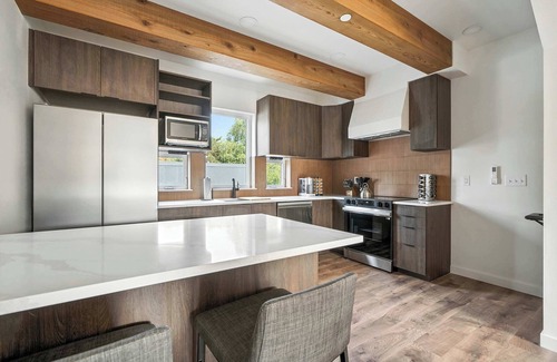 Kerns House | New Spanish-Style Townhome in Kerns | Walk to Bars & Cafes