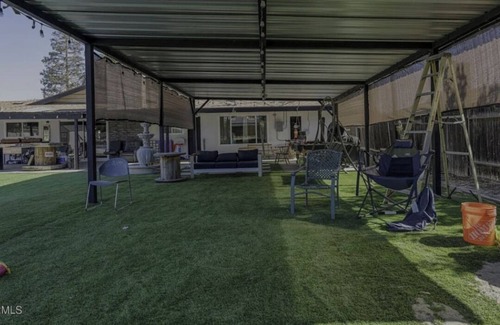 Greenacres House | New! Specious 3-bedroom house in lovely Bakersfield with AC and pool