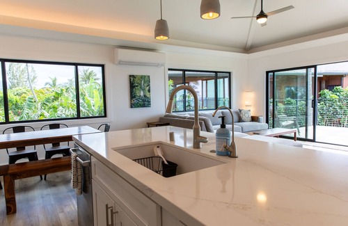 Waialee House | NEW - Spectacular Modern Ocean Front House Huge Garden Private Sea Access