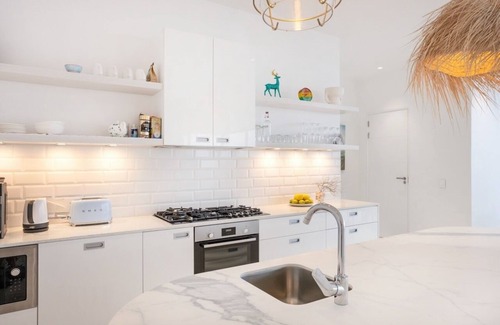 De Kelders Villa | New spectacular villa by the sea nWhale watching from the terrace