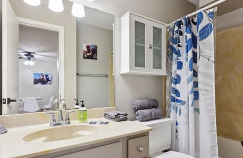 Metairie Apartment | NEW Spider-Man Themed w Pool New Orleans Airport