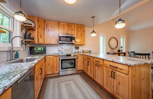 Oakland House | New! Split Lakefront Home