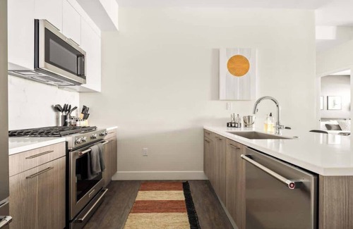 Highland Condo | New! Sprawling Floor Plan | Central LoHi | Peloton
