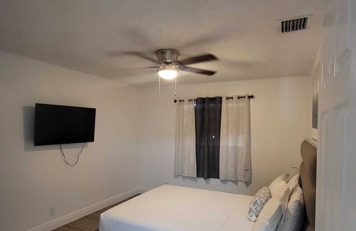 North Lauderdale Apartment | NEW STAR 3/ Beautiful 2 bedrooms 1 bath family oriented apartment