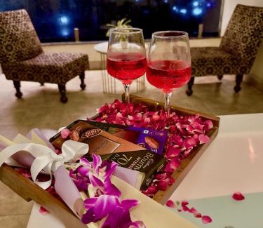 Jaipur Apartment | New Stay Offer - Luxury 3BHK with Jacuzzi in Balcony