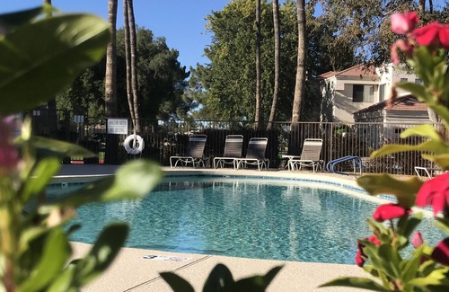 McCormick Ranch Condo | New! Striking McCormick Lake Condo in Heart of Resort & Entertainment Area