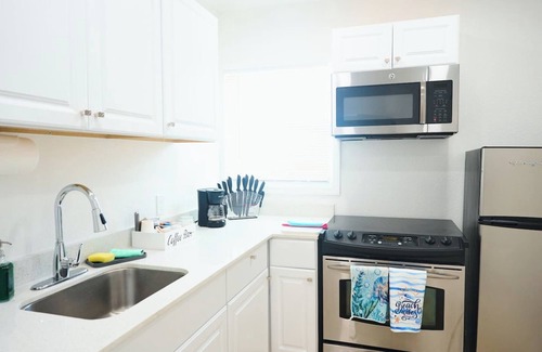 Ortona North Apartment | New Studio Across the Beach!