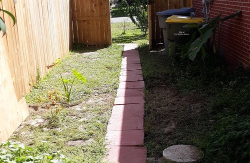 Fort Walton Beach Apartment | New Studio apartment, built in 2019, on private, fenced-in property.