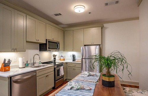 Oxford Apartment | New studio apartment! Great location! Perfect for a weekend getaway to Oxford!