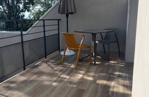 Oletta Apartment | New studio enjoying all-day sunshine with terrace and private garden