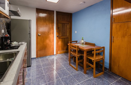 Centro Apartment | New! Studio w/balcony, WiFi+, wine cooler & more!