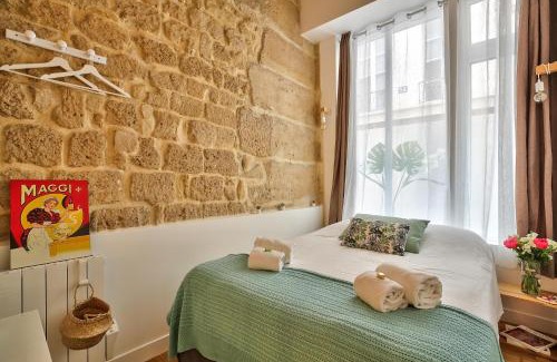 Quartier Sainte-Avoye Apartment | New Stunning 4 Bdrs Apt, With AC – Le Marais