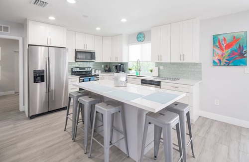 Hollywood Hills Villa | NEW STUNNING LUXURY SPACIOUS 5/3 NEW !