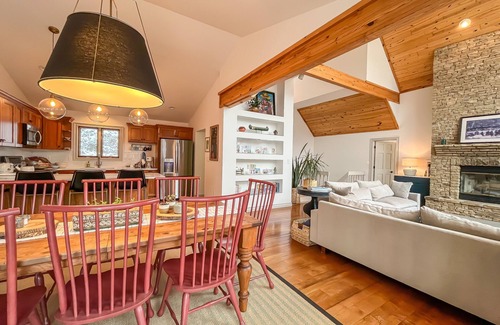 McHenry House | New: Stunning! Rnovated mountain lake house in central DCL!