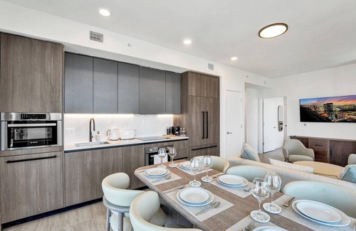 North Beach Condo | NEW: Stunning views 4 Bdrms Condo steps from the beach