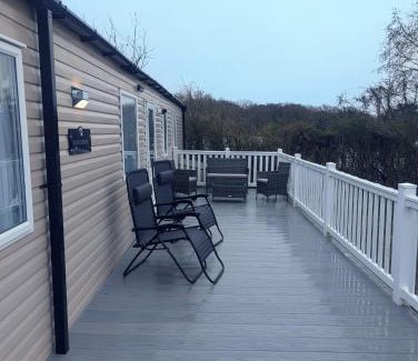 New Forest District Resort | NEW STYLE HOLIDAY HOME, quiet location at Award winning Shorefield Country Park - ENTERTAINMENT PASSES INCLUDED!