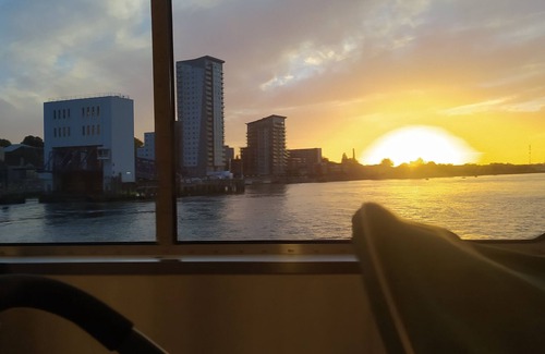 Woolwich Apartment | New stylish 1bed with lovely views nxt 2 Elizabeth