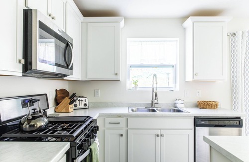 New Buffalo House | New, stylish 5-bedroom retreat with hot tub and game room fun