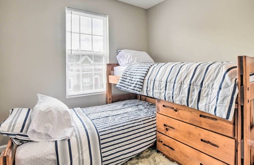 Apex House | NEW! Stylish Apex Townhome: Near Dining & Hiking