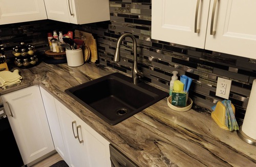 Saskatoon House | New Stylish Basement Suite | Private Entry | Quiet Neighborhood