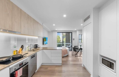 Nundah Apartment | New Stylish Nundah Retreat Free Parking/Netflix